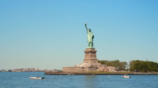 Иконописная Статуя Свободы Гавань Нью Йорка Знаменитая Достопримечательность Символ Западных — стоковое видео