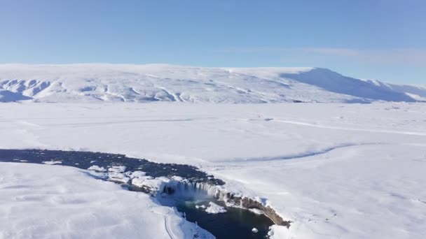 Wide Drone Flight Skjalfandafljot River Godafoss Waterfall Snow Covered Landscape — Wideo stockowe
