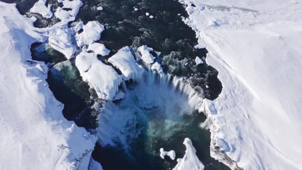 Wide Drone Rising Overhead Skjalfandafljot River Godafoss Waterfall Snow Covered — стоковое видео