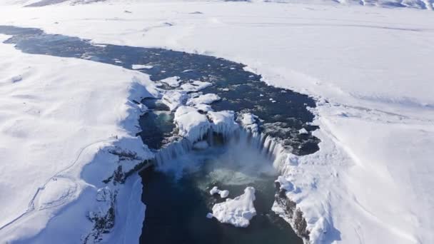 Wide Drone Pulling Back Skjalfandafljot River Godafoss Waterfall Snow Covered — Wideo stockowe