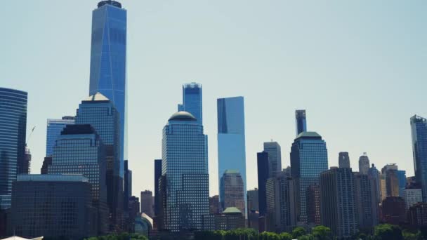 Modern High Rising Glass Buildings Manhattan Reflections Windows New York — Vídeo de Stock
