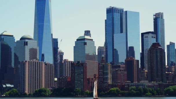 Modern High Rising Glass Buildings Manhattan Reflections Windows New York — стоковое видео