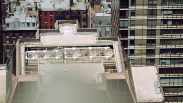 Fans Air Conditioning Ventilation System Spinning Roof Top Skyscraper Manhattan — ストック動画