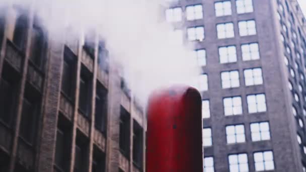 Bottom View Steaming Chimney Street Midtown Manhattan New York Urban — Video