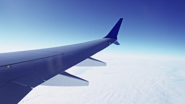 View Plane Window Aircrafts Wing Blue Sky White Clouds Flight — Vídeo de Stock