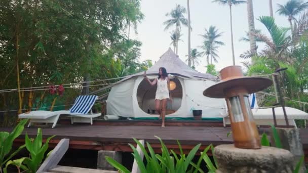Pretty Asian Woman Gets Out Tent House Terrace Luxury Tropical — Wideo stockowe