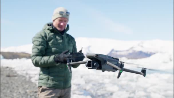 Close Orbital Bokeh Shot Drone Hovering Air Jokulsarlon Glacier Iceland — Vídeos de Stock