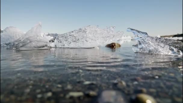Close Ice Crystals Water Diamond Beach South Coast Iceland Static — Stock video
