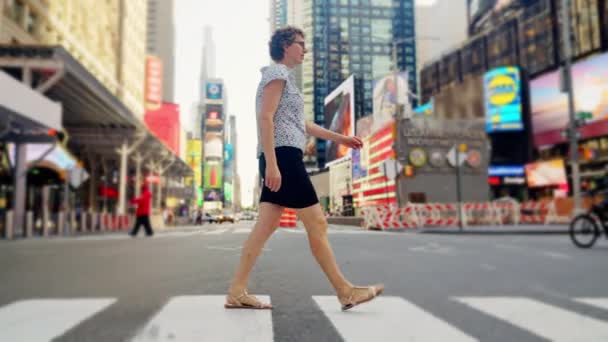 Handheld Wide Tracking Slow Motion Shot Woman Using Pedestrian Crossing — Stockvideo
