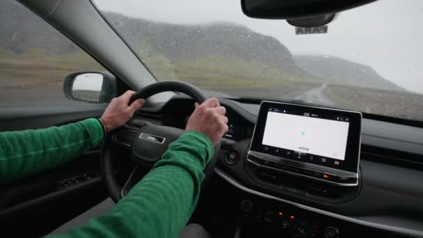 Reykjavik Iceland October 2021 Lockdown Medium Shot Man Driving Car — Vídeo de stock