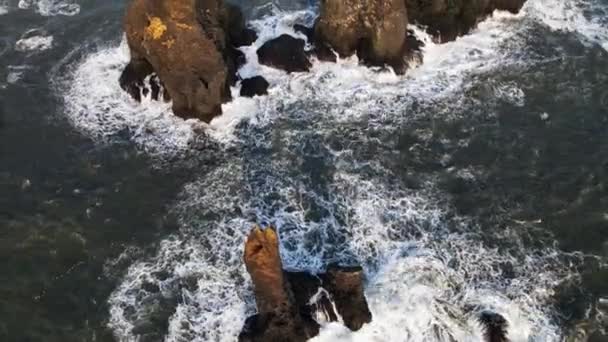 Wide Overhead Drone Rising Sea Stacks Tide Spring Iceland — Αρχείο Βίντεο