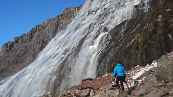 Wide Slow Motion Lockdown Shot Photographer Camera Rocks Dynjandi Waterfall — Stockvideo