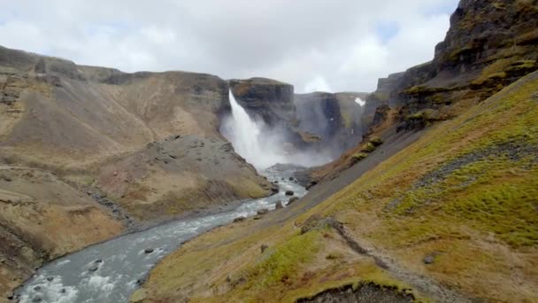 Aerial Majestic Haifoss Waterfall River Valley Spectacular Scenery Iceland Wide — Stok video