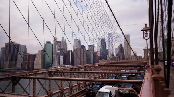 Cars Driving Brooklyn Bridge View Pedestrian Side Traffic Cables Metal — Wideo stockowe