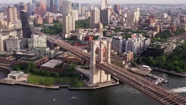 Aerial Brooklyn Bridge East River Brooklyn District New York Panoramic — ストック動画