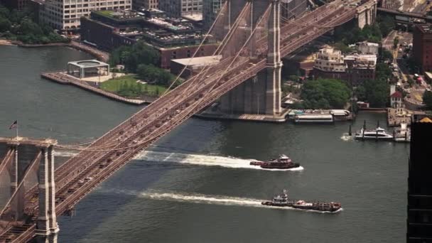 Aerial Brooklyn Bridge Traffic East River Bright Sunny Day New — Video