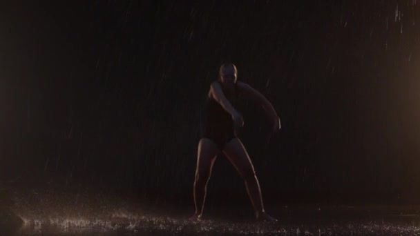 Sensual Young Woman Dancer Performing Rain Dark Studio Black Backdrop — Vídeo de Stock