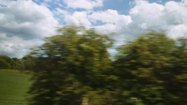 Geniş Görüş Alanı ve Tren Penceresinden Kırsal Görüş Alanı