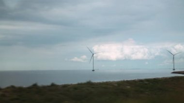 Offshore Windfarm ile Kıyıdaki Trenden Geniş Görüş Alanı