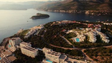 Dubrovnik Sahil Hattı ve Adriyatik Denizi ve Hırvatistan 'ın Üzerinde Uçan İHA