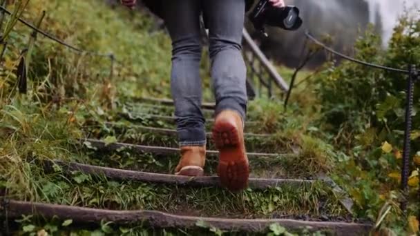 Close Man Photographer Legs Walking Seljalandsfoss Waterfall Going Stairs Majestic — Stock Video