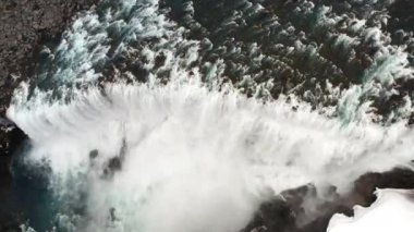 Vatnajokull Ulusal Parkı, İzlanda 'da Dettifoss Şelalesi' nin İHA uçağı
