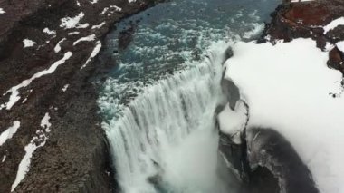 Dettifoss Şelalesine doğru İHA Vatnajokull Ulusal Parkı, İzlanda