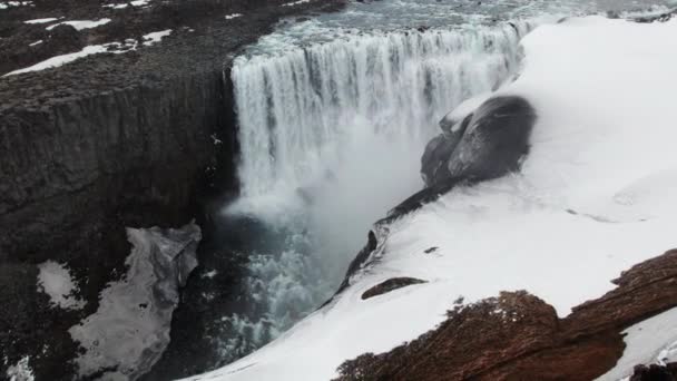 Wide Drone Flight Snow Dettifoss Waterfall Vatnajokull National Park Islândia — Vídeo de Stock