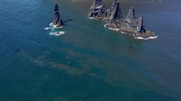 Wide Drone Flight Sea Stacks Coastline Vik Iceland — Stock Video