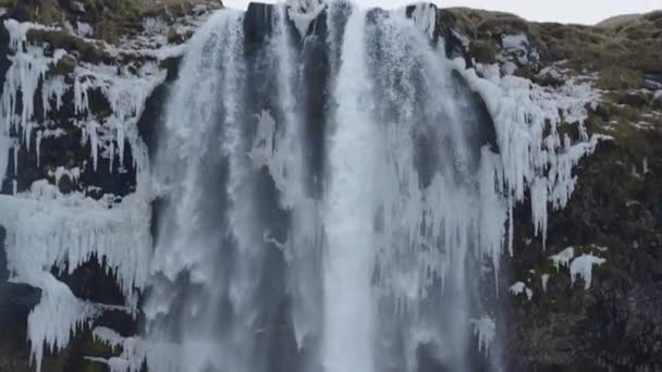 Inclinação Larga Para Baixo Tiro Cachoeira Seljalandsfoss Cascading Cliff Islândia — Vídeo de Stock