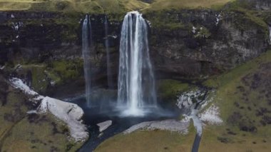 İzlanda 'da Seljalandsfoss Şelalesinin Geniş Büyütme Görüntüsü