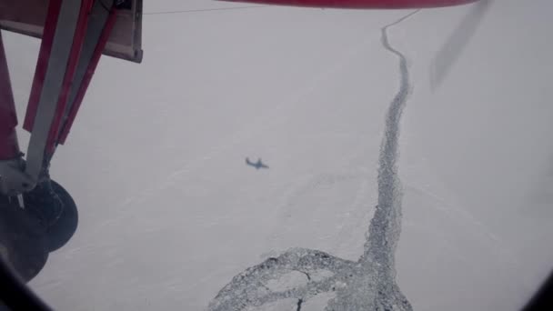 View Greenland Ice Small Twin Engine Plane Window Dark Shadow — Stock Video