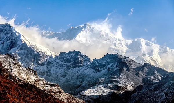 Kangchenjunga es la tercera montaña más alta —  Fotos de Stock