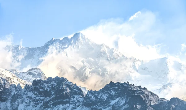 Kangchenjunga es la tercera montaña más alta —  Fotos de Stock