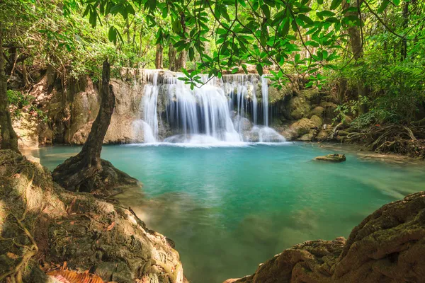 Beautiful Waterfall — Stock Photo, Image