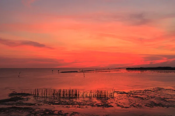 Bellissimo tramonto nel mare — Foto Stock