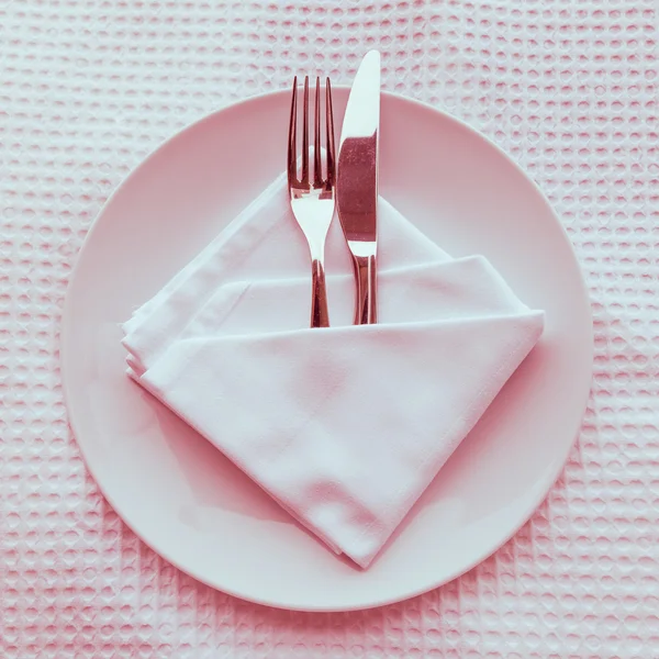 Fork and knife on plate, Color Retro Style. — Stock Photo, Image