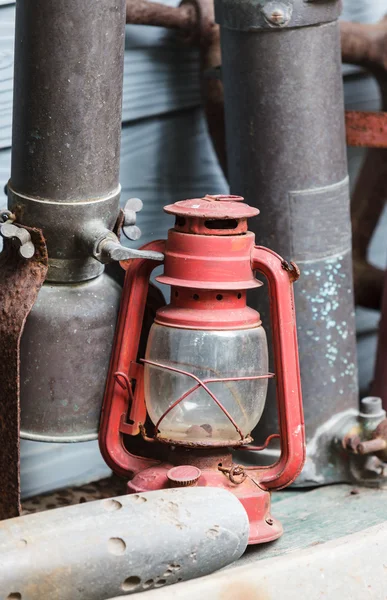 Старая лампа, ураганная лампа — стоковое фото