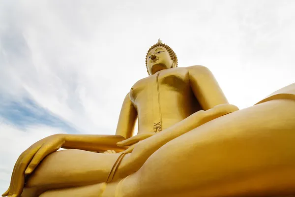 Velký zlatý buddha — Stock fotografie