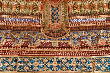 renkli desen yapılan duvar