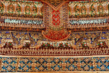 renkli desen yapılan duvar