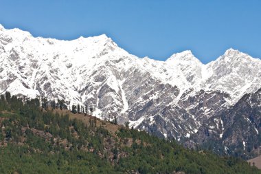 Himalayalar manali Valley, Hindistan'ın güzel doruklarına