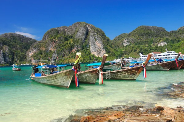 Long Tail Boats parking at PP Island — Stock Photo, Image