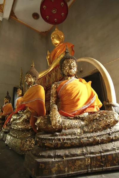 Statues de Bouddha au temple . — Photo