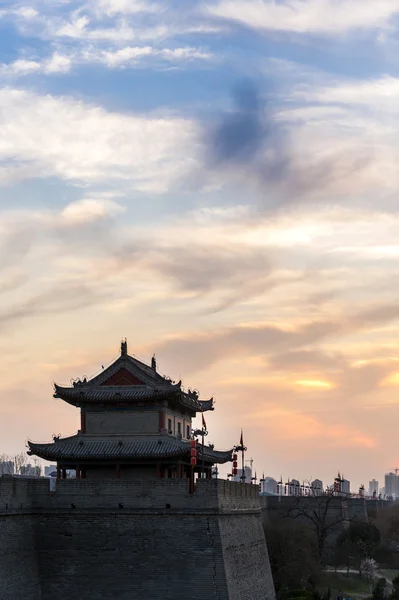 A antiga muralha da cidade de xi an — Fotografia de Stock