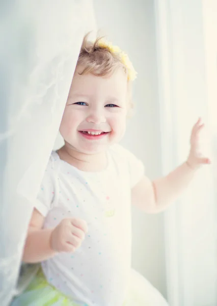 Χαμογελώντας μωρό κορίτσι — Φωτογραφία Αρχείου