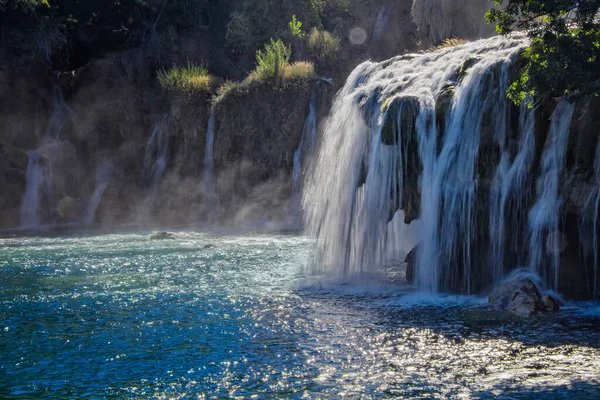 Nahaufnahme Des Wunderschönen Wasserfalls Nationalpark Krka Bei Sonnenaufgang Nebel Skradin — Stockfoto