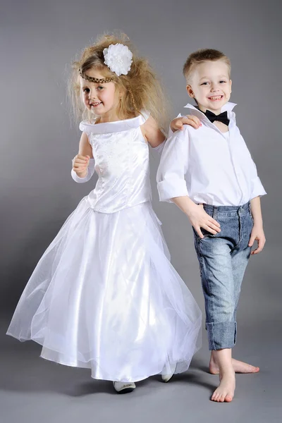 Retrato de niños y niñas en el estudio —  Fotos de Stock