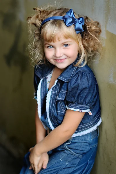 Portrait of a Beauty and fashion child girl — Stock Photo, Image