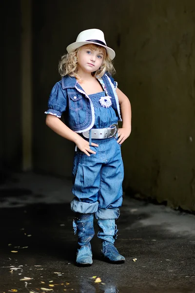 Portrait of a Beauty and fashion child girl — Stock Photo, Image